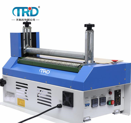 活塞泵熱熔膠機(jī)